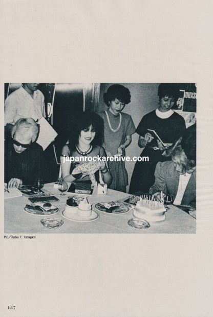 Siouxsie and the Banshees 1982/11 Japan music press clipping-photo spread pinup