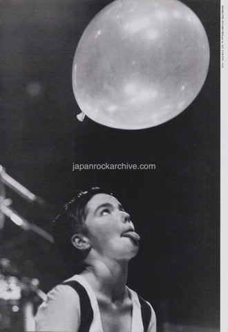 Bjork 1990/04 Japanese music press cutting clipping - photo / pinup / mini poster - with balloon
