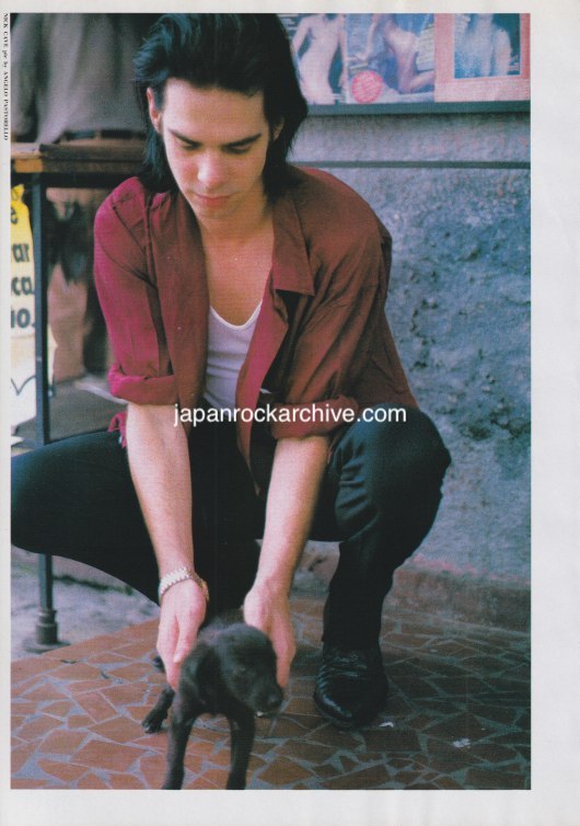 Nick Cave 1990/08 Japanese music press cutting clipping - photo pinup - with puppy
