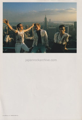 The Clash 1982/02 Japanese music press cutting clipping - photo pinup - in New York