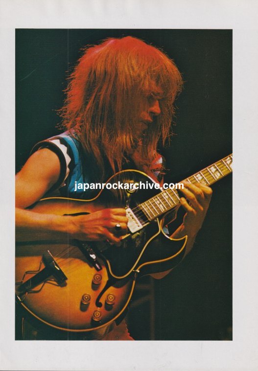 Steve Howe 1978/11 Japanese music press clipping - pinup