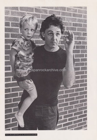 Paul McCartney 1981/12 Japanese music press cutting clipping - photo pinup - with child