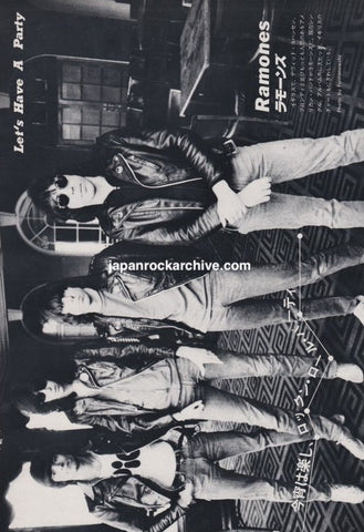 Ramones 1980/04 Japanese music press cutting clipping - photo pinup poster - band shot