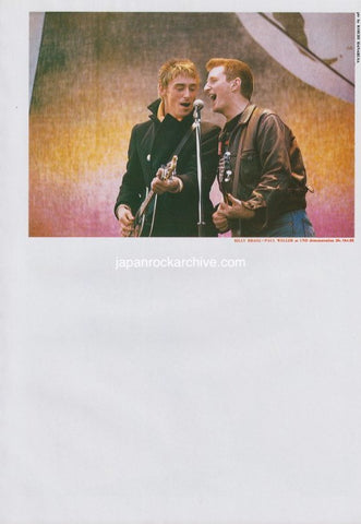 Paul Weller & Billy Bragg 1986/01 Japanese music press cutting clipping - photo pinup - on stage